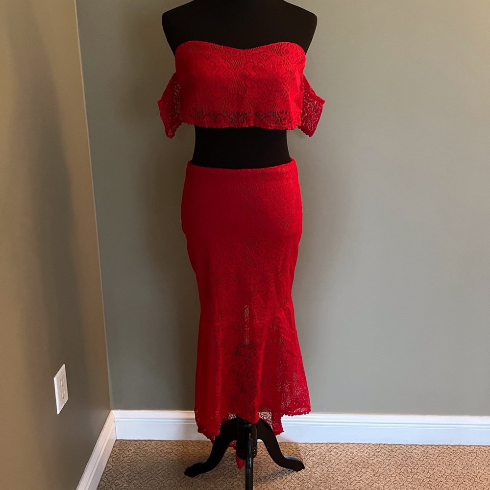 Red Lace 2 Piece Skirt Set Size Medium NWOT - Picture 9 of 12